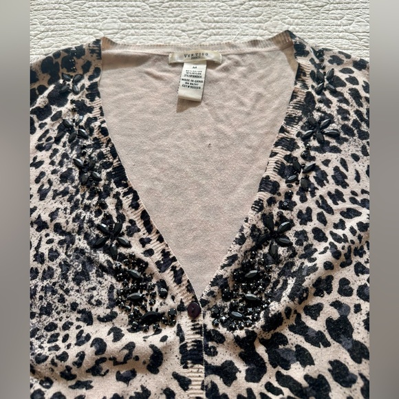 Vertigo Paris Leopard Print V-Neck Cardigan with Embellished Accents- size M - Picture 2 of 6
